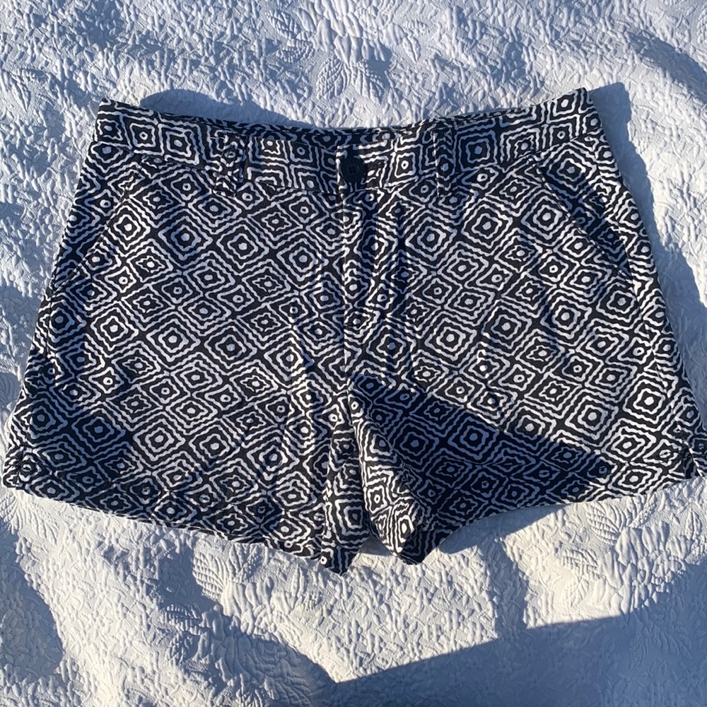 Black and white swirly shorts